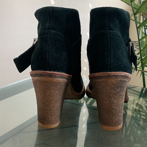 UGG Brienne Booties - S/N 3212 - Picture 6 of 12